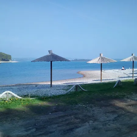 Mit Pool Auf Dem Meer In Veruda 4 Personen
